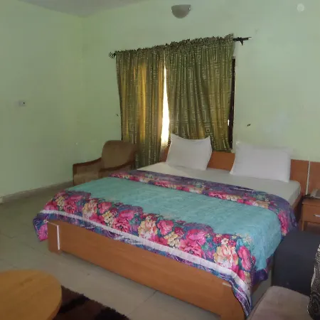 Hotel Golden Astoria 2*